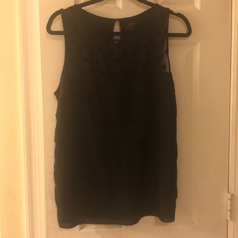 Black sleeveless top size L